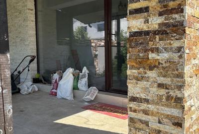 Casă cu 3 camere cu Teren 300 Mp în Central