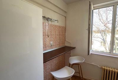 Apartament cu 2 camere decomandat în Sud