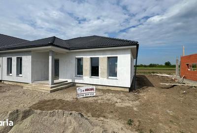 Casă cu 3 camere cu Teren 450 Mp în Central - 2