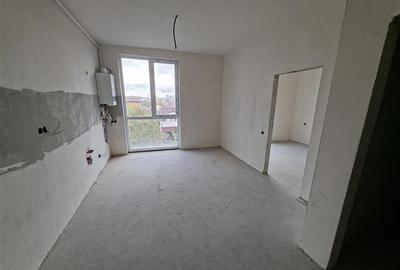 Apartament cu 3 camere semidecomandat în Mărăști