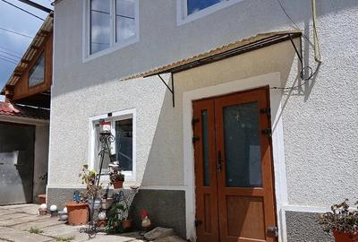 Casă cu 4 camere cu Teren 1618 Mp în Chirpăr - 8