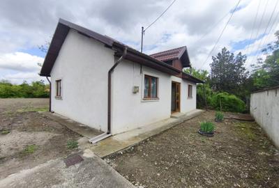 Casă cu 3 camere cu Teren 1259 Mp în Drăgănești