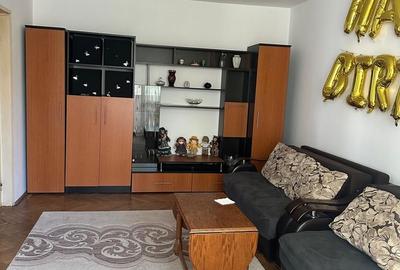Apartament cu 4 camere decomandat în Titan - 8