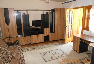Apartament cu 3 camere decomandat, mobilat în Telegrafului
