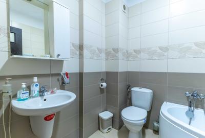 Apartament cu 2 camere decomandat în Roșu