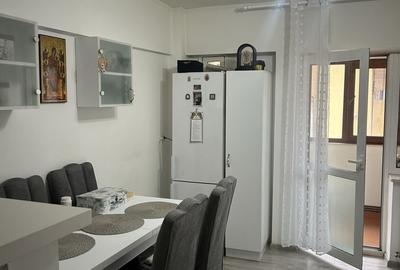 Apartament cu 3 camere decomandat în Lenin Sud