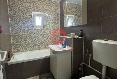 Apartament cu 2 camere decomandat, mobilat în Central