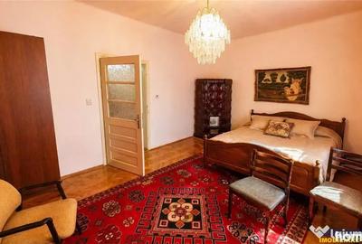 Casă cu 4 camere cu Teren 934 Mp în Central