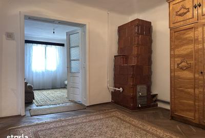 Casă cu 6 camere cu Teren 441 Mp în Central