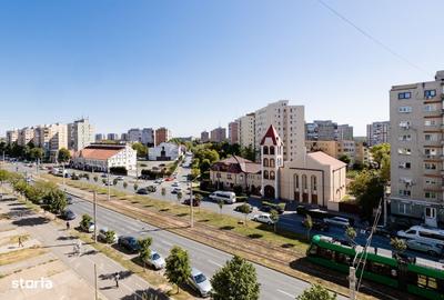Apartament cu 4 camere decomandat în Central