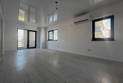 Apartament cu 3 camere semidecomandat în Aeroport