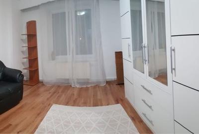 Apartament cu 3 camere decomandat în Corina - 2