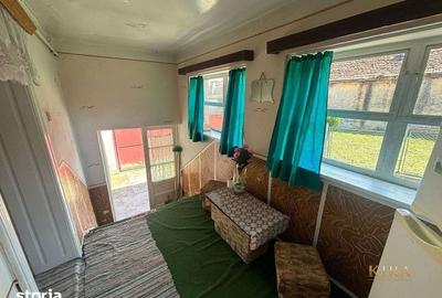 Casă cu 3 camere semidecomandat cu Teren 1600 Mp în Cincu - 2