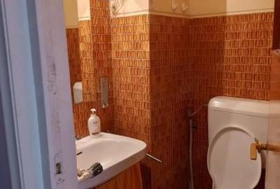 Apartament cu 3 camere decomandat în Libertății