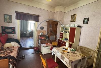 Casă cu 5 camere cu Teren 502 Mp în Central