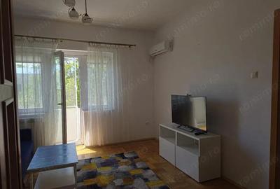 Apartament cu 3 camere semidecomandat în Central - 6