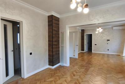 Apartament cu 3 camere semidecomandat în Parcul Carol - 2