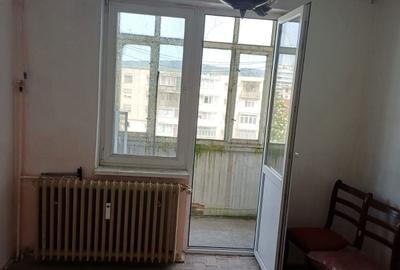 Apartament cu 3 camere semidecomandat în Vălcani - 4