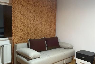 Garsonieră decomandată în Central