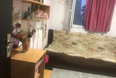 Apartament cu 3 camere decomandat în Spitalul Județean