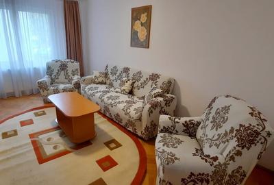 Apartament cu 3 camere decomandat, mobilat în Pandurilor