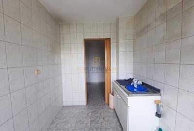 Apartament cu 3 camere semidecomandat în Berceni - 8