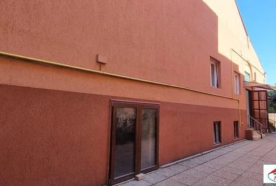 Casă cu 5 camere în Central