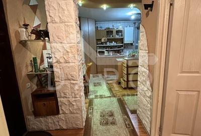 Apartament cu 2 camere decomandat în Rovinari - 1