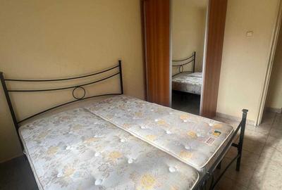 Apartament cu 3 camere semidecomandat în Romanilor