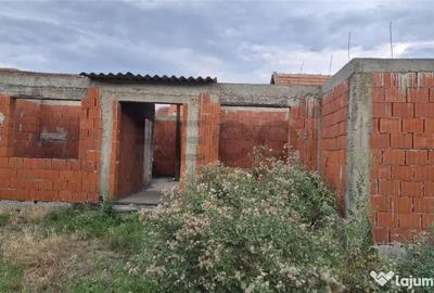 Casă cu 4 camere cu Teren 1993 Mp în Cheresig - 6
