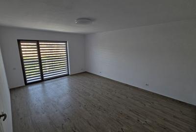 Casă cu 4 camere cu Teren 80 Mp în Central - 5