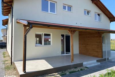Casă cu 4 camere cu Teren 300 Mp în Moșnița Nouă