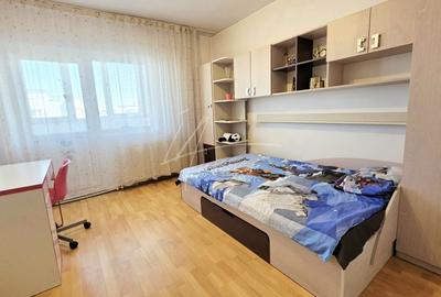 Apartament cu 3 camere decomandat, mobilat în 13 Septembrie - 7
