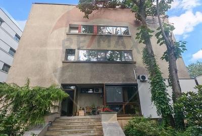 Apartament cu 3 camere semidecomandat în Primăverii - 2