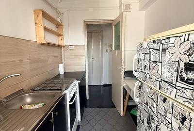 Apartament cu 3 camere decomandat în Tătărași