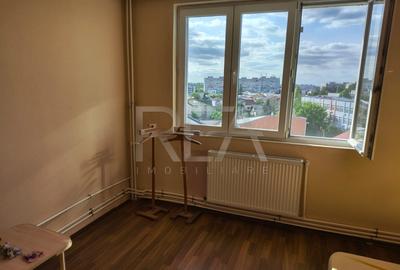 Apartament cu 3 camere semidecomandat în Alexandru Obregia