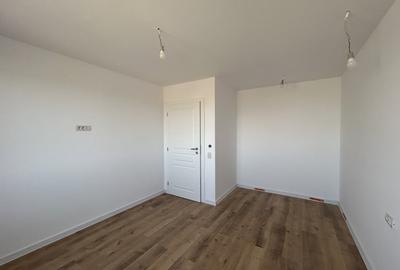 Duplex cu 4 camere cu Canalizare în Central - 13