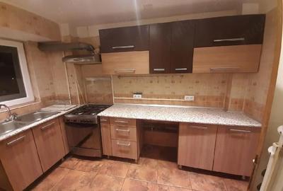 Apartament cu 3 camere semidecomandat în 1 Mai - 3