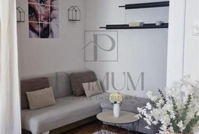 Apartament cu 3 camere decomandat în Buziașului
