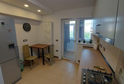 Apartament cu 2 camere decomandat în Casa de Cultură