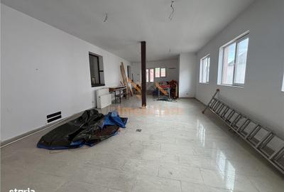 Spațiu comercial, de 320 mp, în Groși