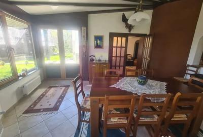 Casă cu 4 camere cu Teren 2066 Mp în Capul Câmpului