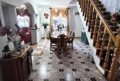 Casă cu 4 camere decomandat în Burdujeni