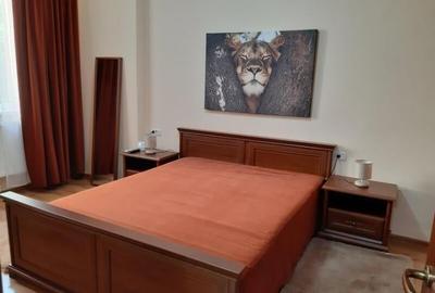 Apartament cu 3 camere decomandat, mobilat în Ultracentral