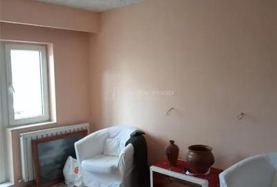Apartament cu 3 camere decomandat în Central - 4
