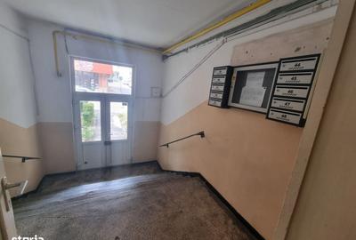 Apartament cu 4 camere decomandat în Dacia