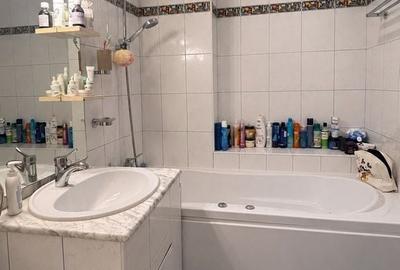 Apartament cu 3 camere în Complex Studențesc