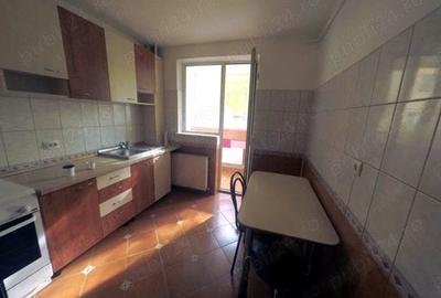 Apartament cu 2 camere semidecomandat în Griviței