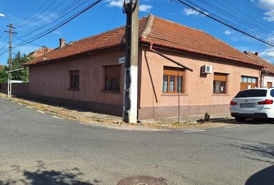 Casă cu 5 camere cu Garaj în Ghirodei