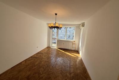 Apartament cu 4 camere decomandat în Ultracentral